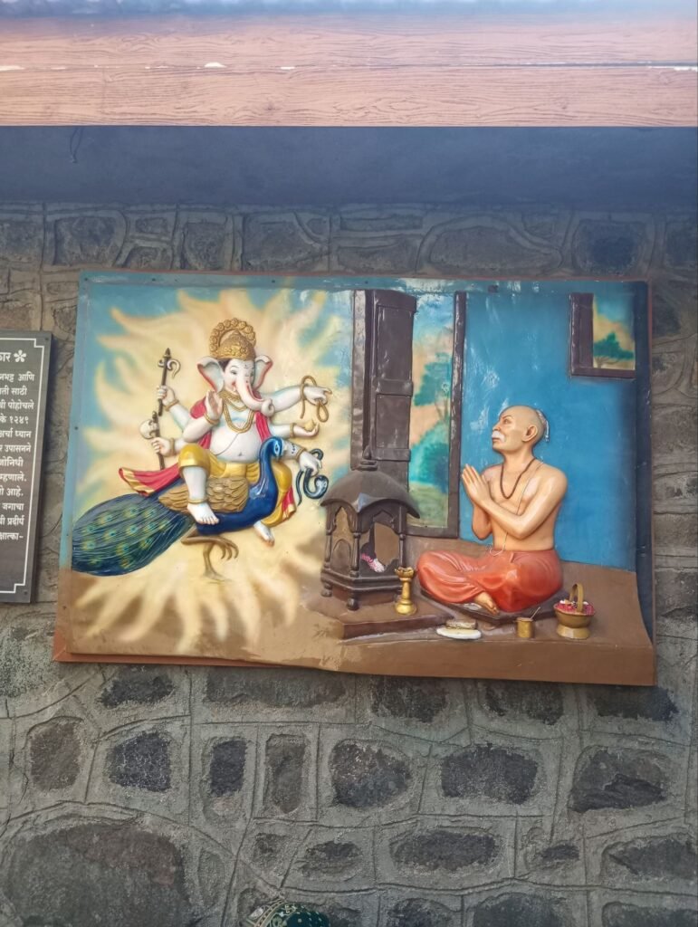गणपती बाप्पा ! नंतर "मोरया!" असे का म्हणतात ? मोरया गोसावी आणि त्यांच्या चिंचवड मधील संजीवन समाधी मंदिरा बद्दल जाणून घ्या 2 गणपती बाप्पा ! नंतर "मोरया!" असे का म्हणतात ? मोरया गोसावी आणि त्यांच्या चिंचवड मधील संजीवन समाधी मंदिरा बद्दल जाणून घ्या